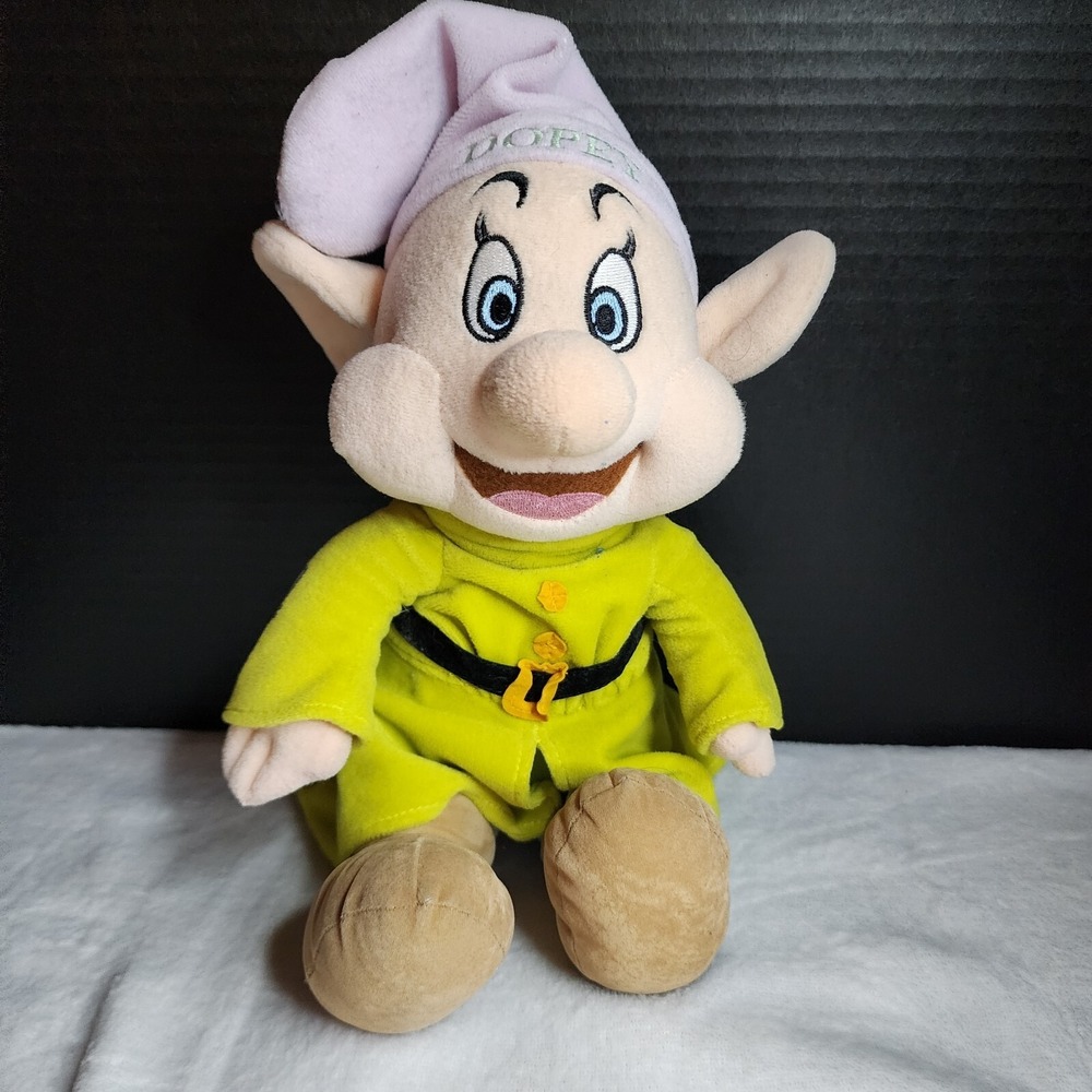 Dopey The Disney Store 11" Plush Snow White And The Seven‎ Dwarfs Collectible